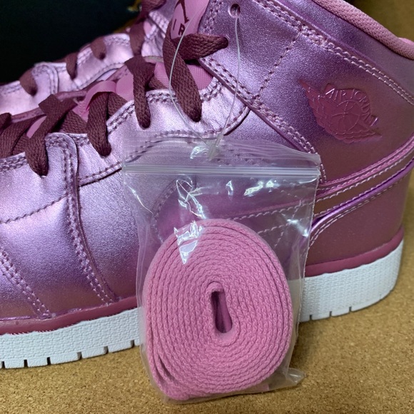 Nike Air Jordan 1 Mid SE (GS) - Picture 7 of 8